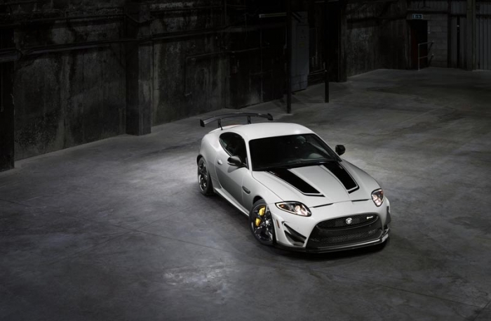 Jaguar în serie limitată, testat de Chris Harris 