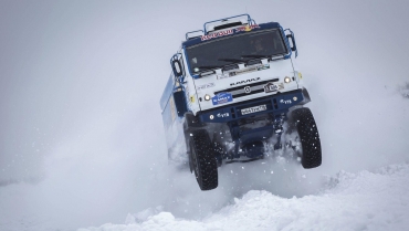 Kamaz, camionul zburător :: VIDEO