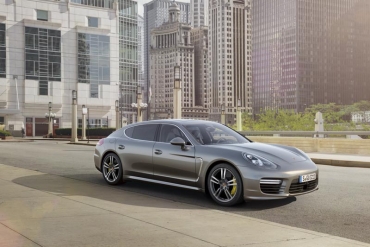 Porsche vrea să îşi extindă gama cu un rival pentru E-Class sau Seria 5