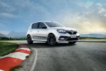 Renault Duster Oroch și Sandero RS 2.0