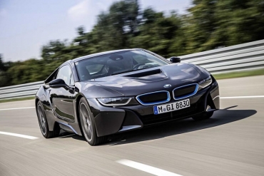BMW ne prezintă design-ul lui i8