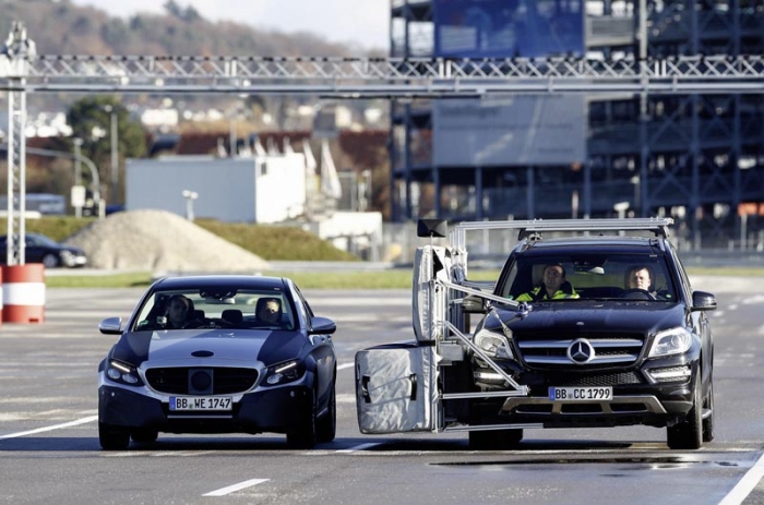 Schumacher testează noul C-Class
