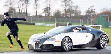 Nume: Ronaldo, profesie: fotbalist, pasiune: automobile