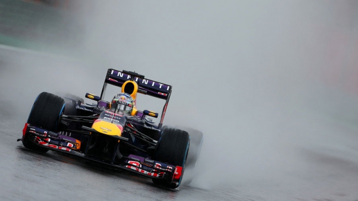 Vettel, imbatabil şi pe ploaia torenţială din Brazilia