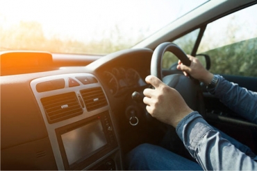 Autoritățile din România vor să interzică mașinile cu volanul pe dreapta