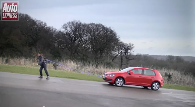 Video: Noul Volkswagen Golf mai usor cu 100 kg decat predecesorul