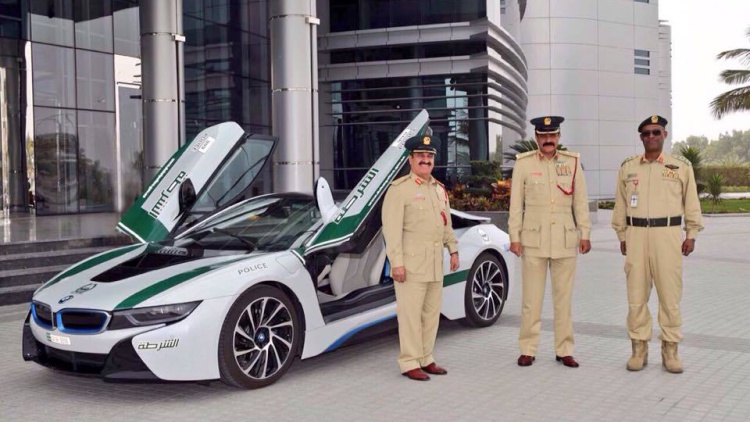Flota poliției din Dubai crește în continuare