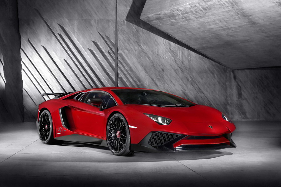 Noutățile ultimei generații Aventador