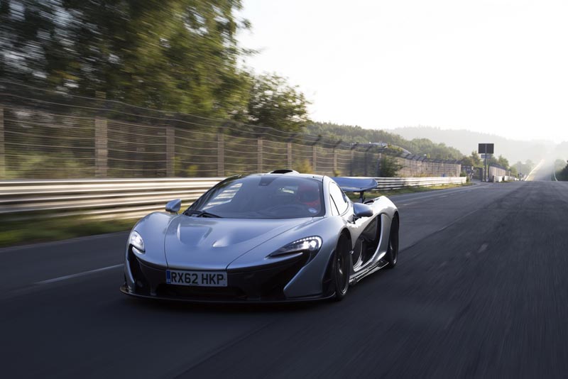 Hipercar-ul McLaren P1, testat în Bahrain