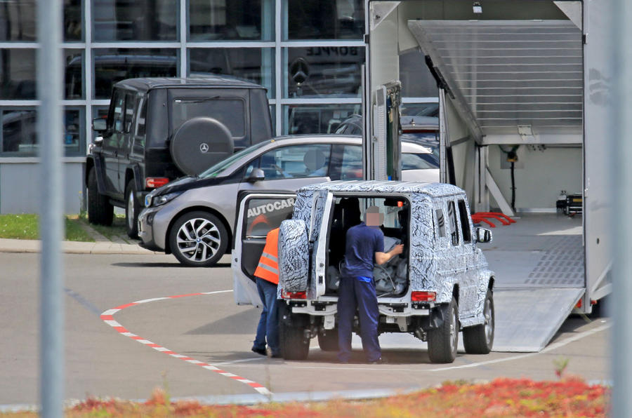 Mercedes-Benz G-Class 2018 surprins la plimbare