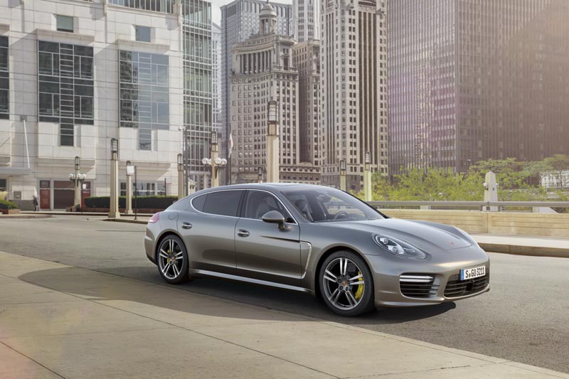 Porsche vrea să îşi extindă gama cu un rival pentru E-Class sau Seria 5
