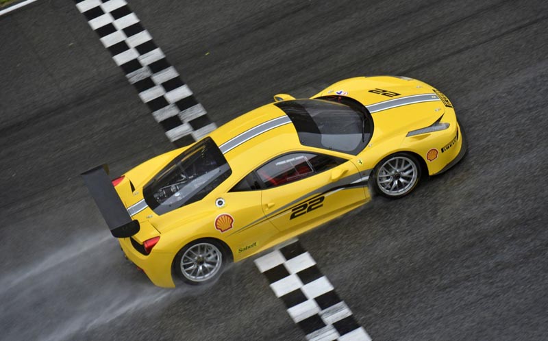 458 Challenge Evoluzione, noua maşină de curse Ferrari