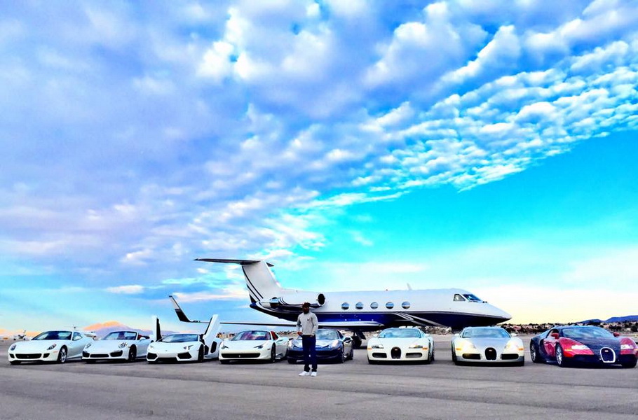 Mayweather și-a îmbogățit colecția de mașini