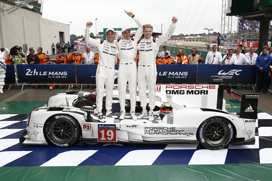 Dublă pentru Porsche la Le Mans