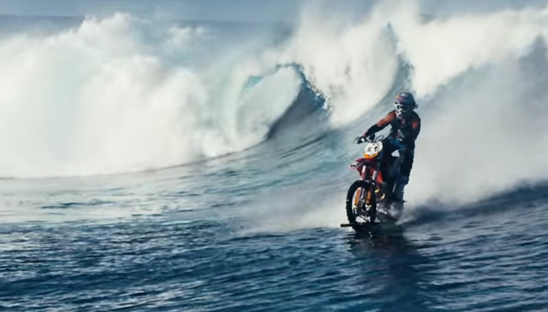 Surf cu motocicleta